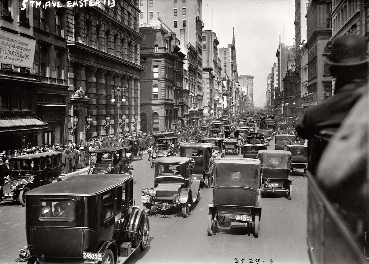 New York. Fifth Avenue Looking North, 1913