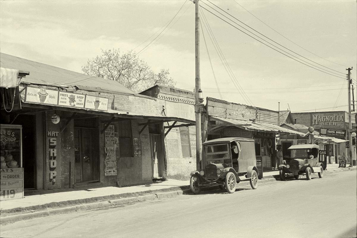 San Antonio, Texas. Street in Mexican district, 1939