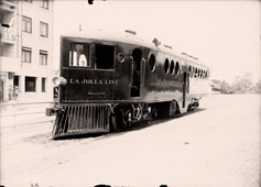 San Diego. Gasoline motor car running from San Diego, La Hoya, between 1900 and 1920
