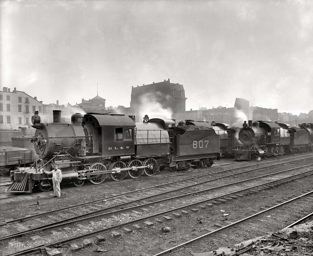 Scranton. Group of Lackawanna freight engines, circa 1900