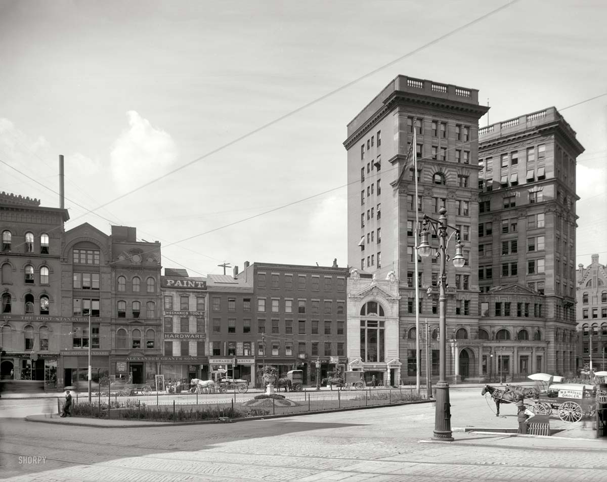 Syracuse. Onondaga County Savings Building & Veteran Park, circa 1900