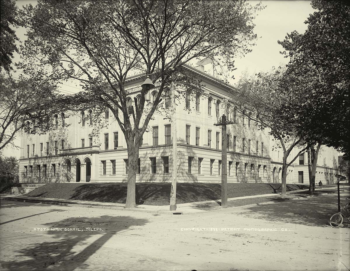 Toledo, Ohio. Central High School, 1899