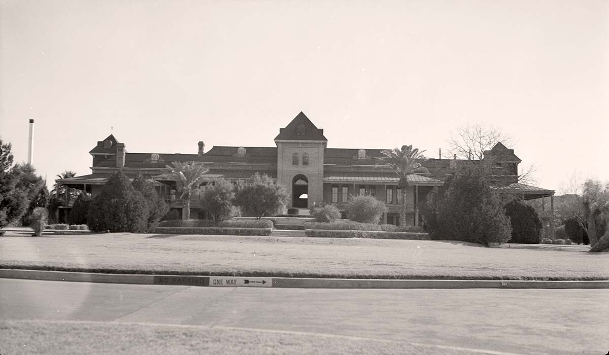 Tucson, Arizona. University of Arizona, Old Main Campus, 1938
