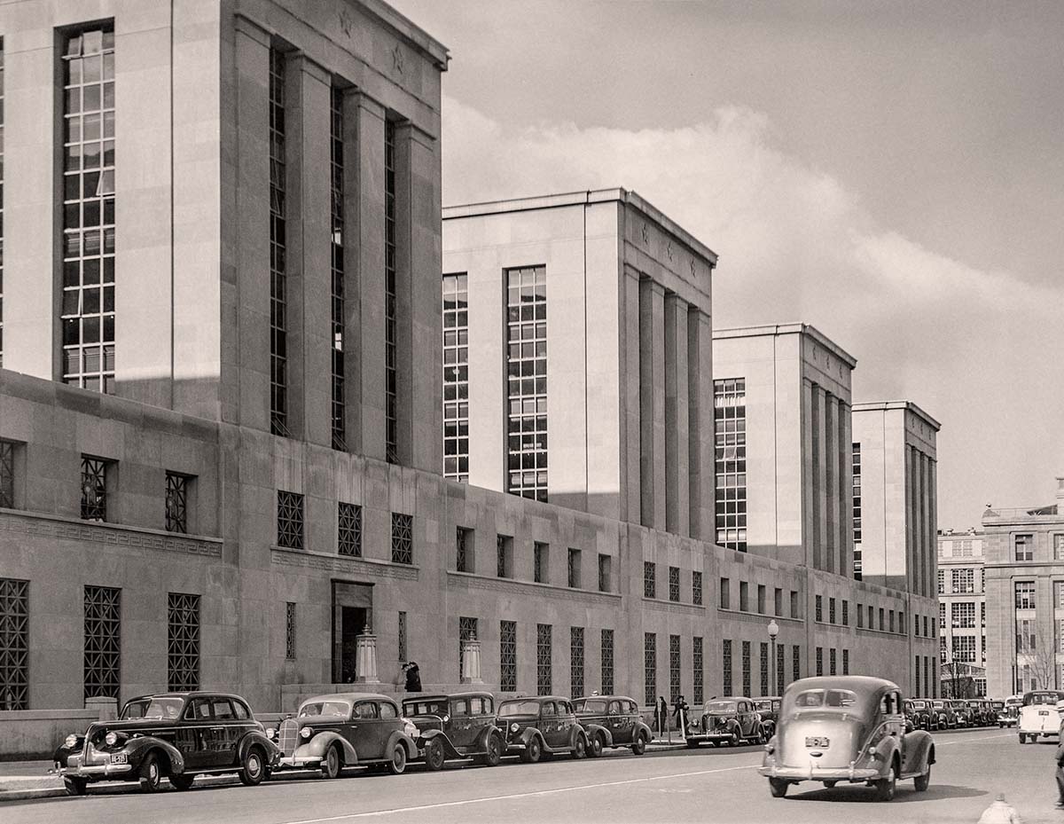 Washington, DC. Bureau of Engraving and Printing Annex at C Street SW, circa 1940
