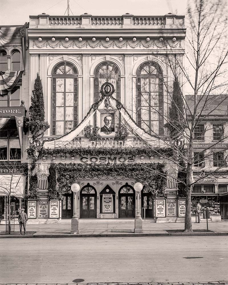 Washington, DC. Cosmos Theater, Pennsylvania Avenue, Woodrow Wilson photo, 1917