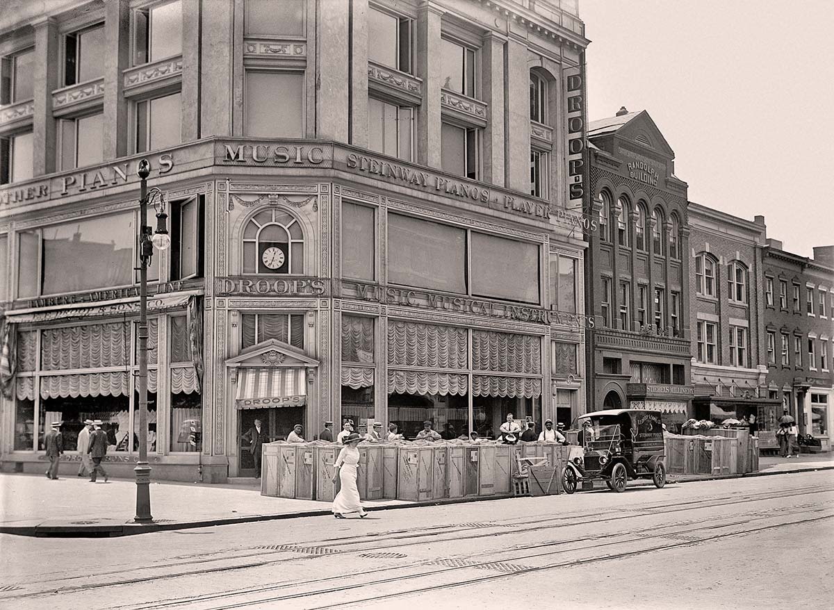 Washington, DC. EF Droop & Sons Co music store, 1913