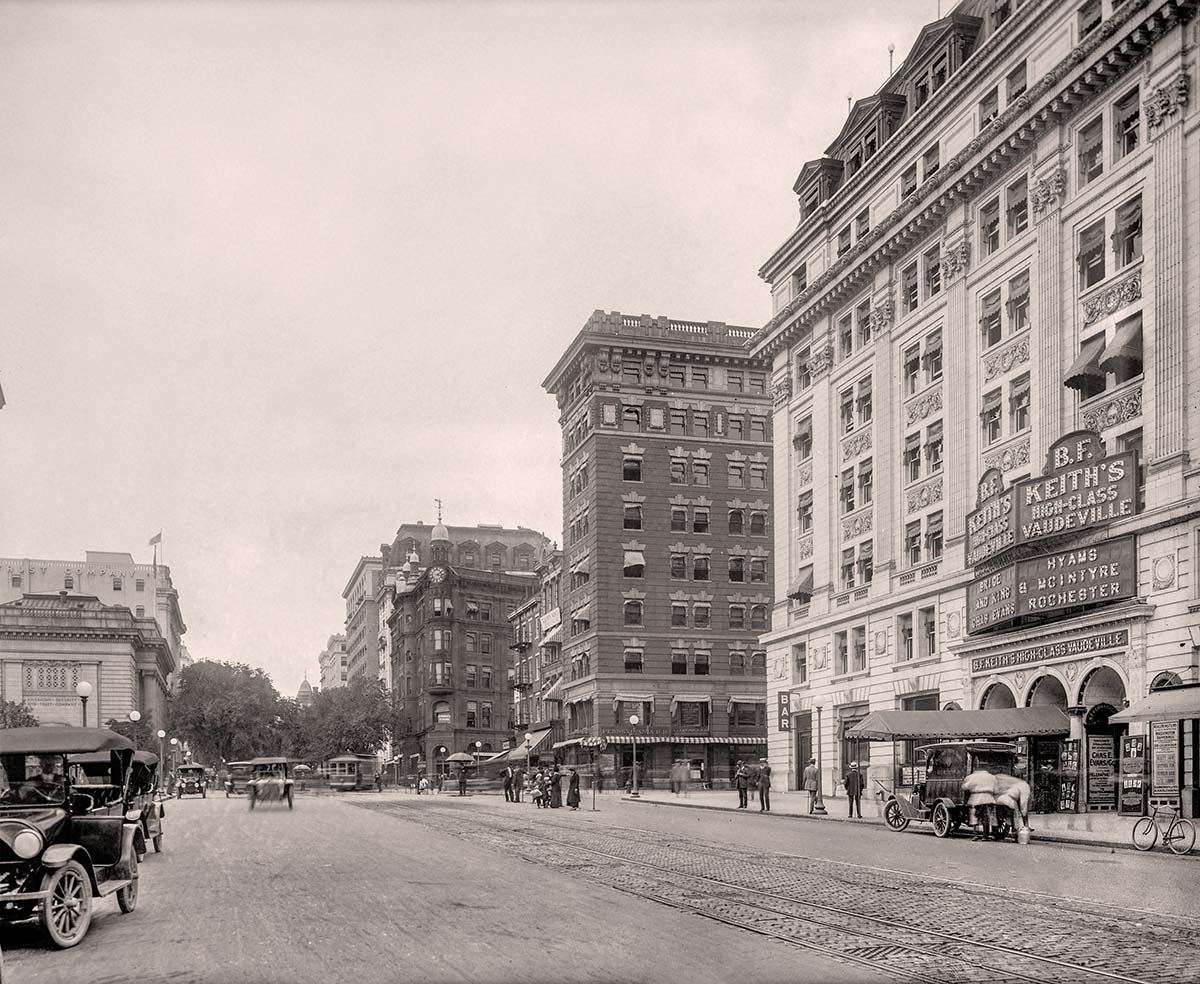 Washington, DC. Fifteenth Street north from G Street NW, 1915